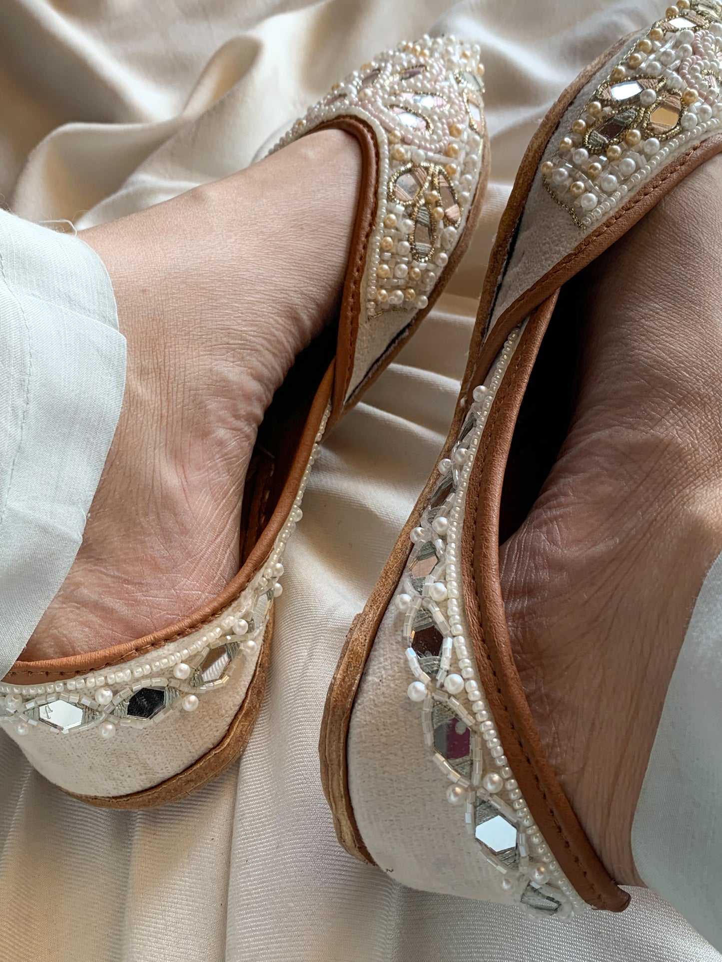 The Mah-e-Noor - Premium Handmade Leather